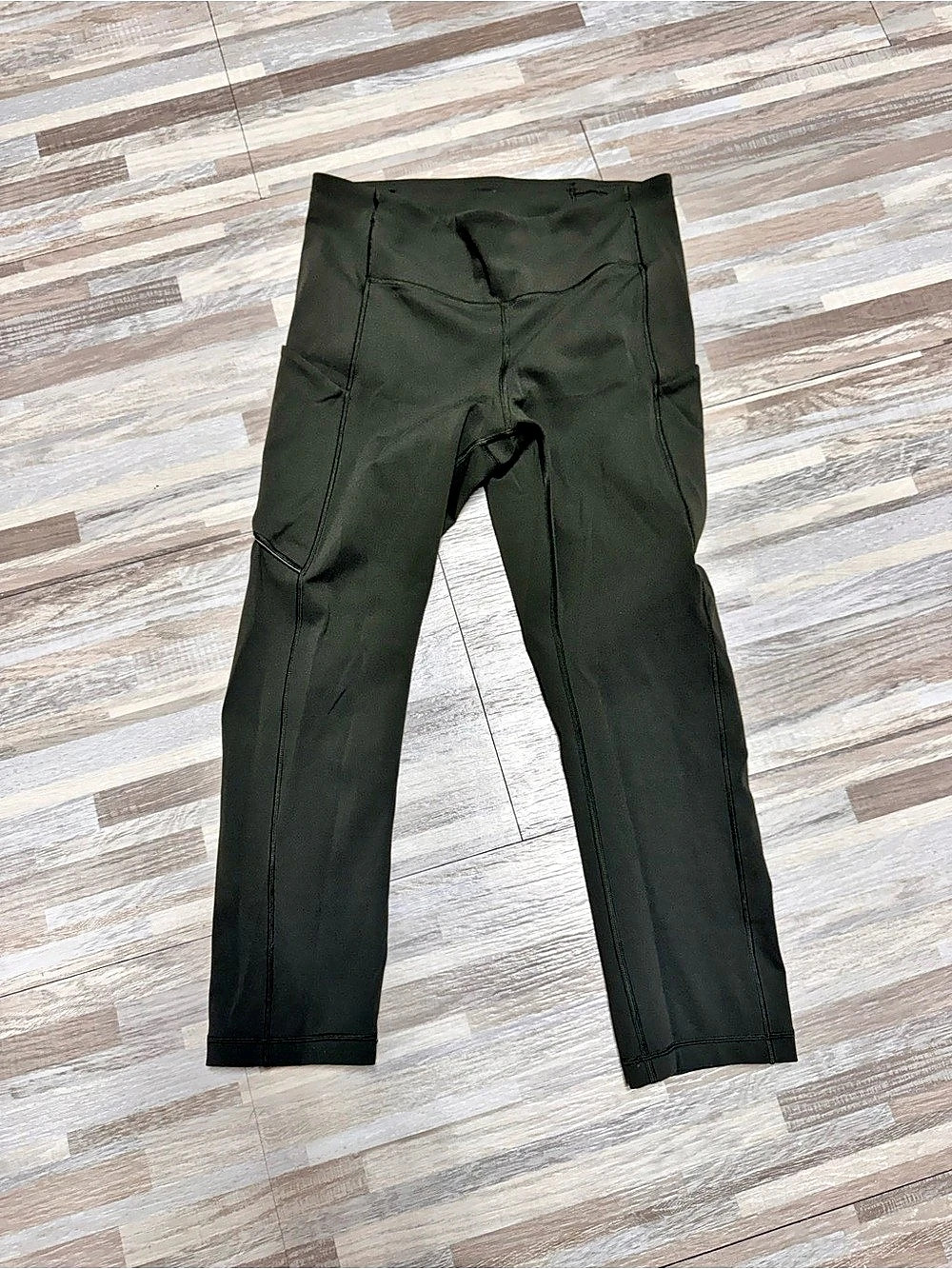 Lululemon Speed Up Crop *21" Green Leggings Size 6